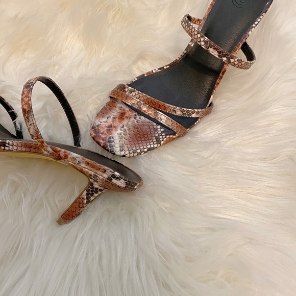 Faux multicolored Snakeskin kitten heel - Picture 2 of 2